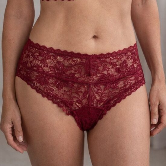 Panty tipo tanga en encaje