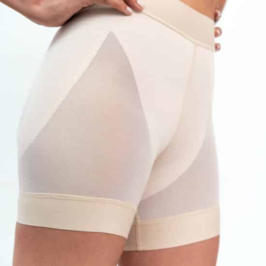 Panty tipo biker, levanta cola.